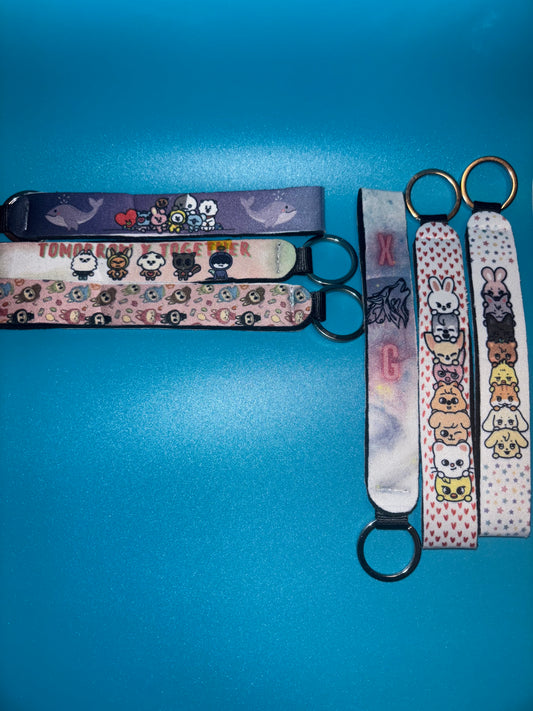 Keychain wristlets